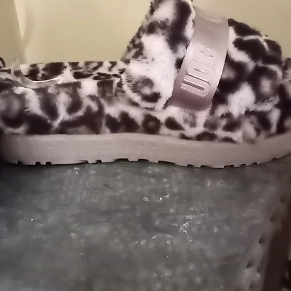 NWOT Leopard Panther Print Fluffitta Platform UGG Sandals or Slippers Sz 8 - Picture 3 of 10